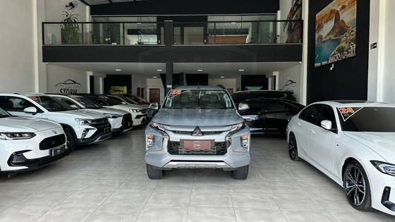 MITSUBISHI L200 TRITON 2.4 16V TURBO DIESEL GLS CD 4X4 AUTOMÁTICO